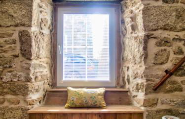 Knocker Cottage is a 3 bedroom made up of 1 double bedroom and 2 small double bedrooms in small village 10 min to beaches - Foto 17