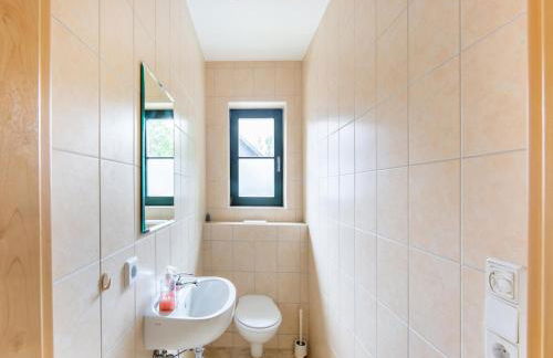 Spacious semi-detached house with wood stove located directly on the Rennsteig - Foto 54