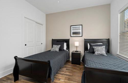 The Oasis - Modern 3BR Near Downtown - Med Center - Stadiums - Foto 32