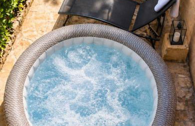 Le jardinet d'Emma - Jacuzzi privé, Jardin au calme entre Arles, Camargue et Alpilles avec parking gratuit - Foto 1