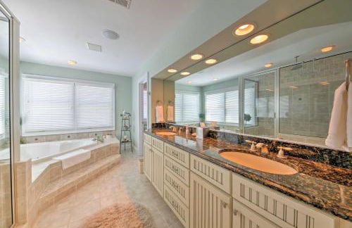 Manteo Waterfront Resort Home with 30-Ft Dock! - Foto 12