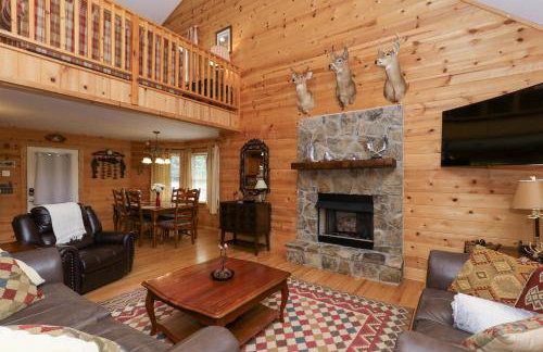 3-Story Private Cabin with Hot Tub and Fire Pit - Foto 12