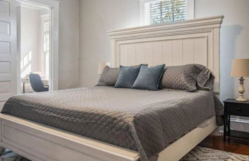 Old Dauphin Way Historic Home - Unit 2 - Photo 8