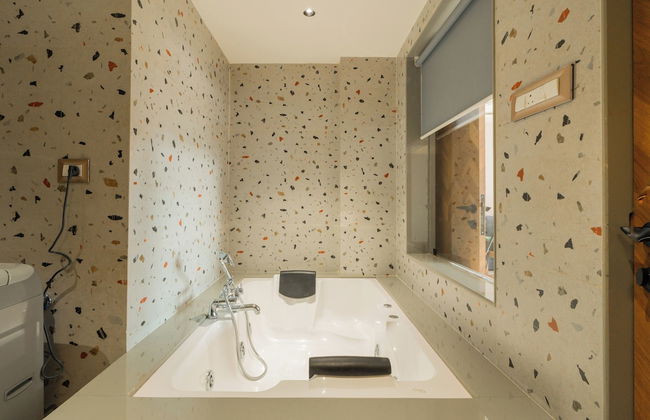 ELIVAAS Kamerios Maris 1 BHK Jacuzzi - Photo 45