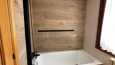 Amplio y Comodo Chalet en Zaragoza con pistas de tenis - Foto 4