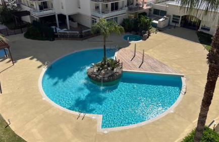 Apartamento con parking y piscina comunitaria AV-42 - Foto 1