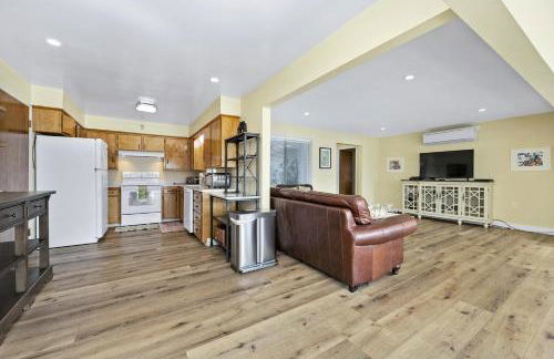 Sandy Feet Retreat -- Lakefront Retreat With Sand Volleyball Court! - Foto 27