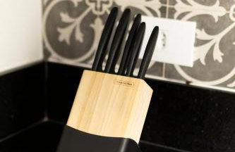 113-Studio Amplo e completo com ar condicionado prox UEL - Foto 4