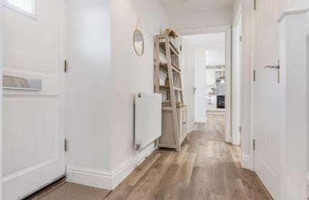 Brand New Luxury Cottage - Garden - Private Parking - Netflix - Coffee Station - Work Desk - Foto 32