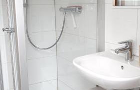 WEINBERGBLICK im Haus FREY - 3 Schlafzimmer ,Küche, 2 Bäder, 2 Balkone, Parkplatz direkt vor der Tür - Foto 28