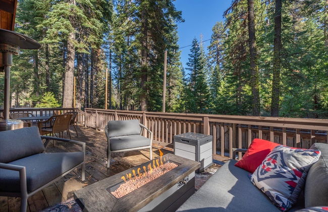 Cozy Pet Friendly Cabin in Lake Tahoe by Sierra Getaways - Foto 27