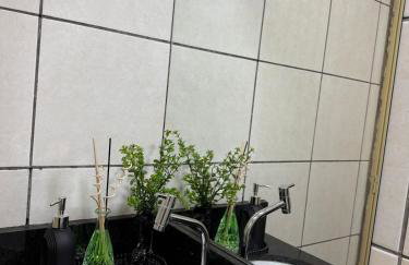 Flat Moderno com Ar e Wi-Fi Rápido a 5min Aeroporto - Photo 27