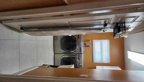 Luxurious 4-Bedroom House with Pool - Foto 5