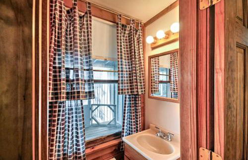 Bayfront Hancock Cottage with Beach Access and Views! - Photo 20