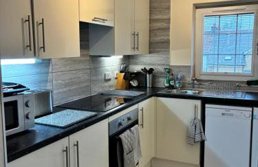 Castell Cottages Central with Parking - Foto 2