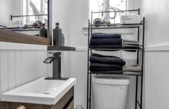 Spacious 4BR Near UB Niagara Falls - Pet Friendly - Photo 21