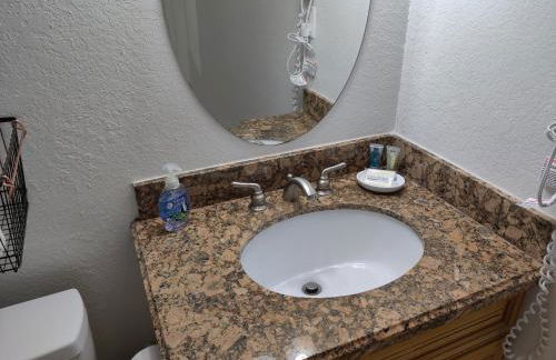 Beautiful 2-Bedroom Condo Near Universal and other Orlando Attractions, King Bed & Wi-Fi - Foto 23