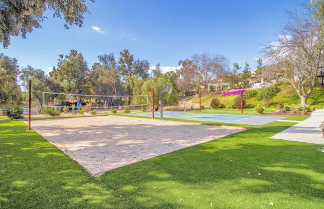 The Riesling Retreat by Avantstay Estate w/ Pool, Hottub, Putting Green & Pickle Ball Court! - Photo 48