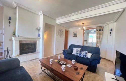 Traditional 3 bedroom villa with Com pool ALM26 - Foto 10