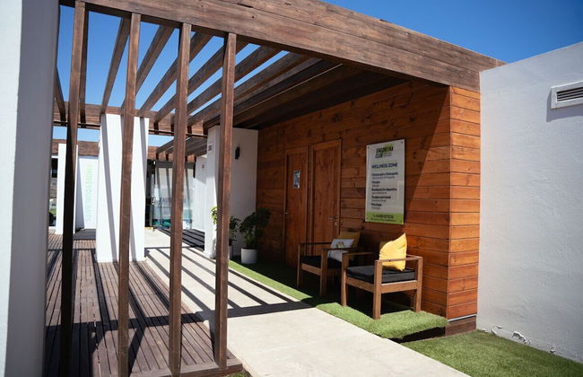 Bristol Sunset Beach - Holiday Apartments - Photo 117