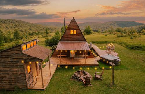 25-Acre Private Retreat w UTV, Hot Tub, Fire Pit, Trails & Stunning Views - Photo 1