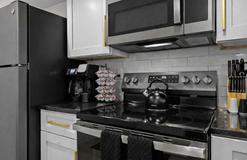 Comfortable Basement Studio Living Near Major Road - Foto 20