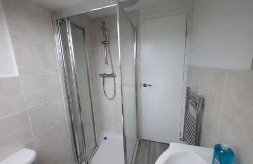 Central 5BR Retreat - Walk to Tube, Explore London - Photo 13