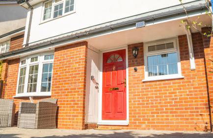 The Canal House 2BR Central Garden Parking - Photo 16