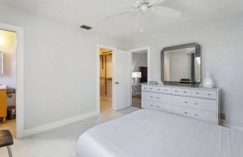 Beach Retreat Downtown Hot Tub - Foto 17