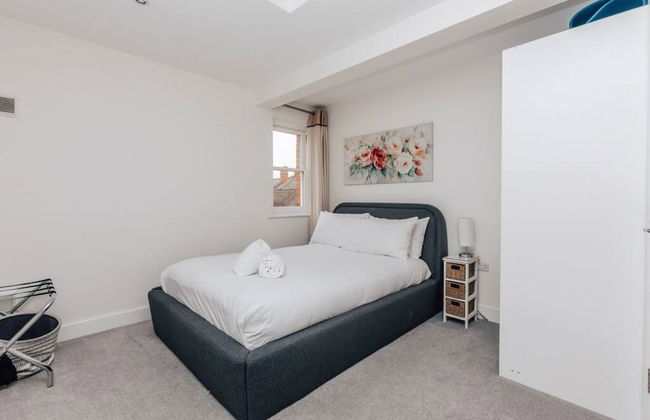 Central Modern Flat Sleeps 6 - Dedicated Parking - From 125 Per Night - Foto 6