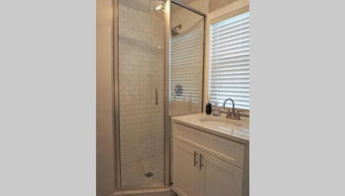 Beautiful & large newly renovated 5 bedroom house. - Foto 2