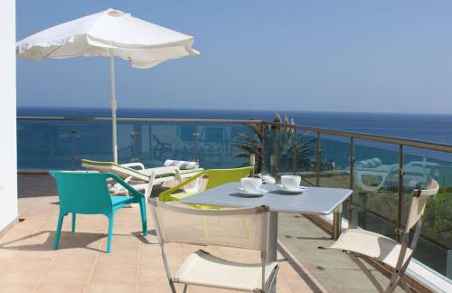 Breathtaking Villa with infinity pool over the sea - Foto 72