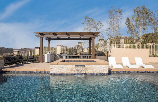 Modern Temecula Mansion w Pool, Hot Tub, Guest House & Valley Views Camila by Avantstay - Photo 48