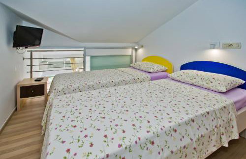 Island Hvar Seaside Villa Levanda with Beach, Pool & Seaview - Photo 21