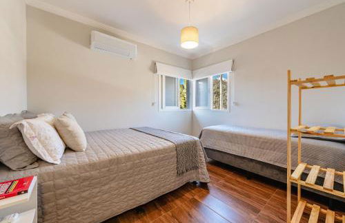 Refúgio com piscina, lareira e conforto, 1h de SP - Photo 22