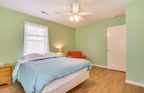 Family Home with Game Room and Decks in Etlan! - Foto 23