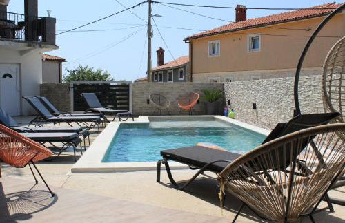 Apartments Mia with pool near Medulin - Photo 28