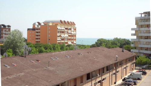 Beautiful Beach Apartment With Shared Swimming Pool - Photo 5