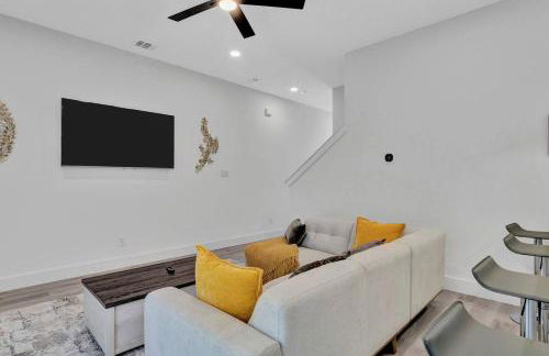 Elegant 3BR Home w/ Rooftop • 5 min to Downtown - Foto 28