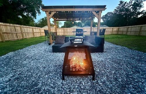 Close to Downtown, Beaches, and NAS! - Photo 19