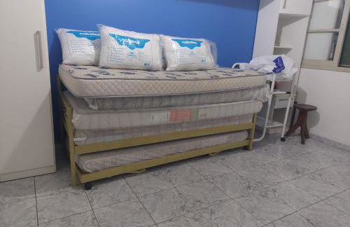 Apto frente à praia, aconchegante, vista lateral pro mar! - Foto 19