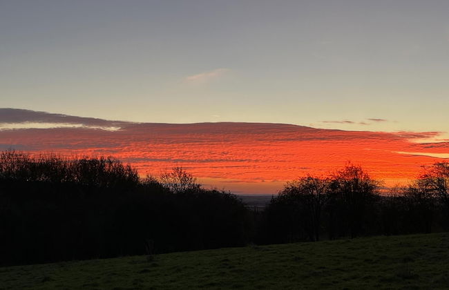 Luxury Shepherd's Hut Style Cabin With Views - Photo 10