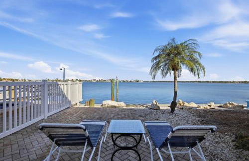 107-Waterfront-Walk to beach-Lovely - Foto 50