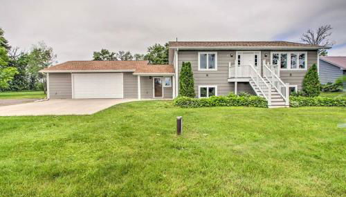 Modern Home on Mille Lacs Lake! Amazing yard and game-room! - Photo 3