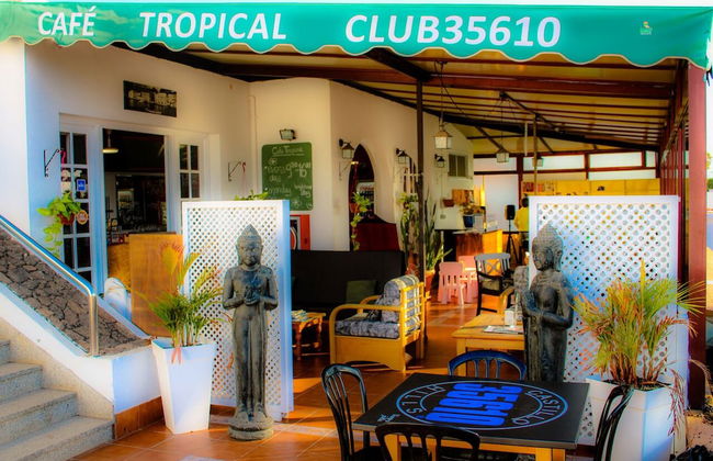 Castillo Beach Club Apartments - Photo 35