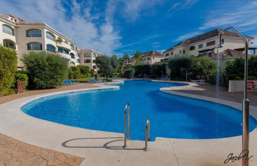 Fantástico Ático Dúplex en Marbella, con vistas al mar y a 300 metros de la playa - Photo 2