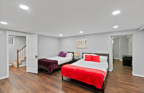 Stately 5BR Historic Retreat - CozySuites - Foto 17