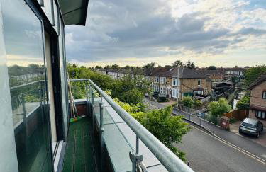Charming 2 Bedroom Flat with Urban Views - Foto 25