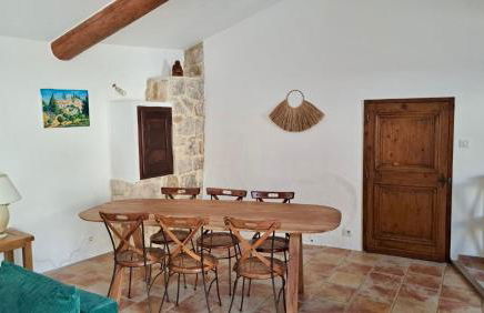 Charming & medieval village house completely renovated with great exterior and views - Foto 8