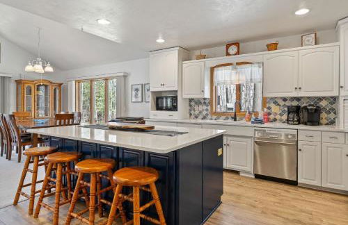 Blue Skies and Cherry Pies by Simple Life Rentals - Foto 28